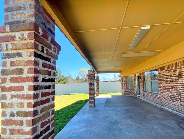 1110 Woodside Lane, Seagoville, TX 75159