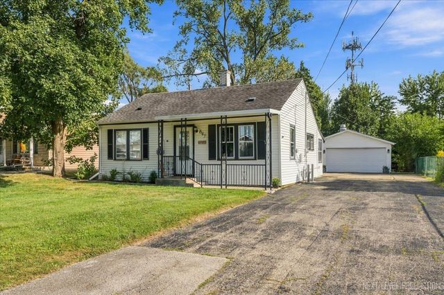 647 E Prairie Avenue, Lombard, IL 60148