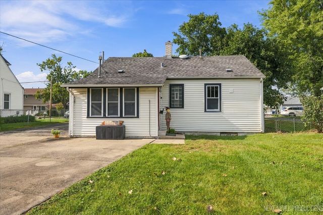 647 E Prairie Avenue, Lombard, IL 60148