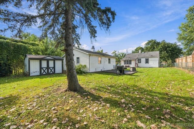 647 E Prairie Avenue, Lombard, IL 60148