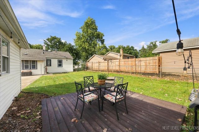 647 E Prairie Avenue, Lombard, IL 60148