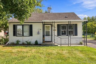 647 E Prairie Avenue, Lombard, IL 60148