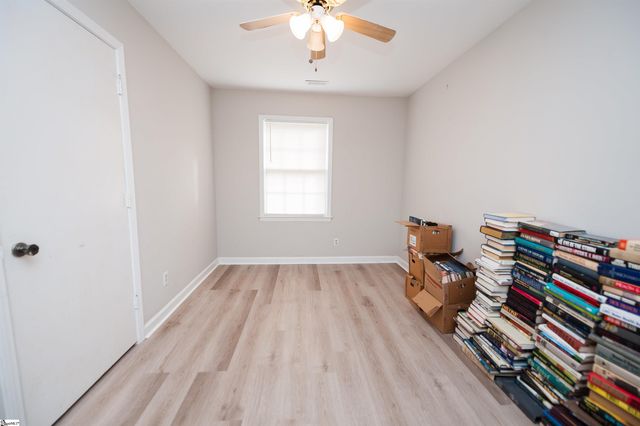 1466 B Dover Road, Spartanburg, SC 29301