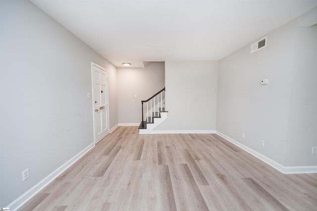 1466 B Dover Road, Spartanburg, SC 29301