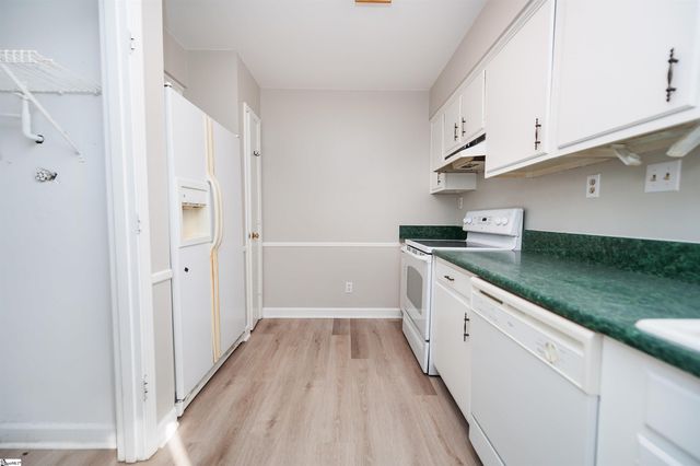 1466 B Dover Road, Spartanburg, SC 29301