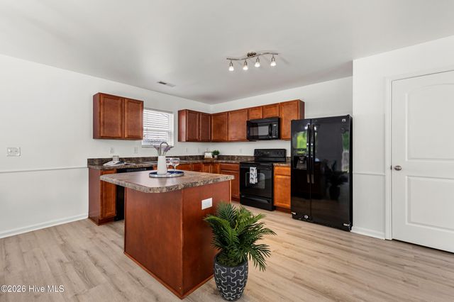 1042 Lake Norman Lane, Leland, NC 28451
