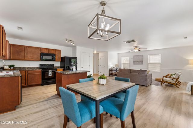 1042 Lake Norman Lane, Leland, NC 28451