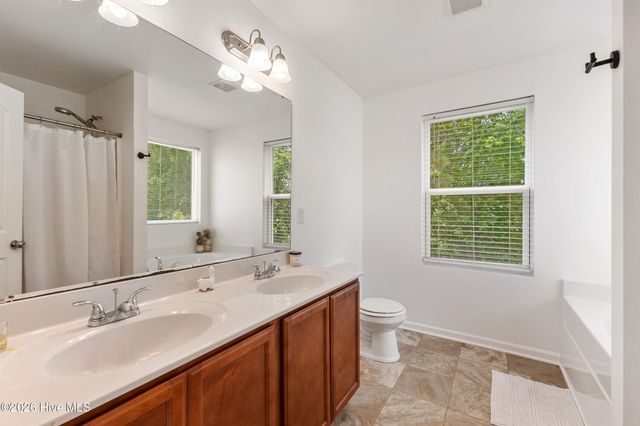 1042 Lake Norman Lane, Leland, NC 28451