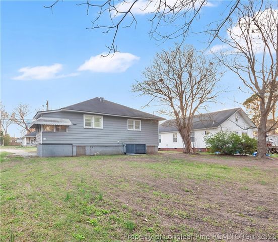 204 W E Street, Erwin, NC 28339