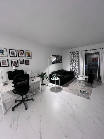 2970 NE 16th Ave 111, Oakland Park, FL 33334