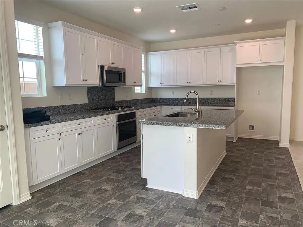 16725 Stags Leap, Fontana, CA 92336