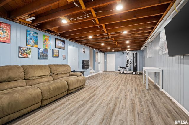 304 W MADISON Street, Tremont, IL 61568