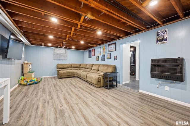 304 W MADISON Street, Tremont, IL 61568
