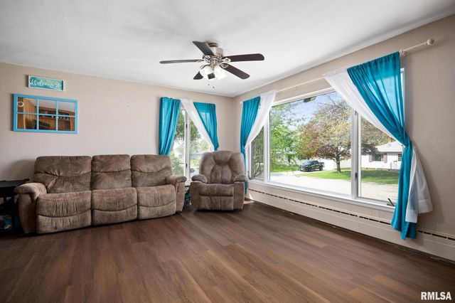 304 W MADISON Street, Tremont, IL 61568