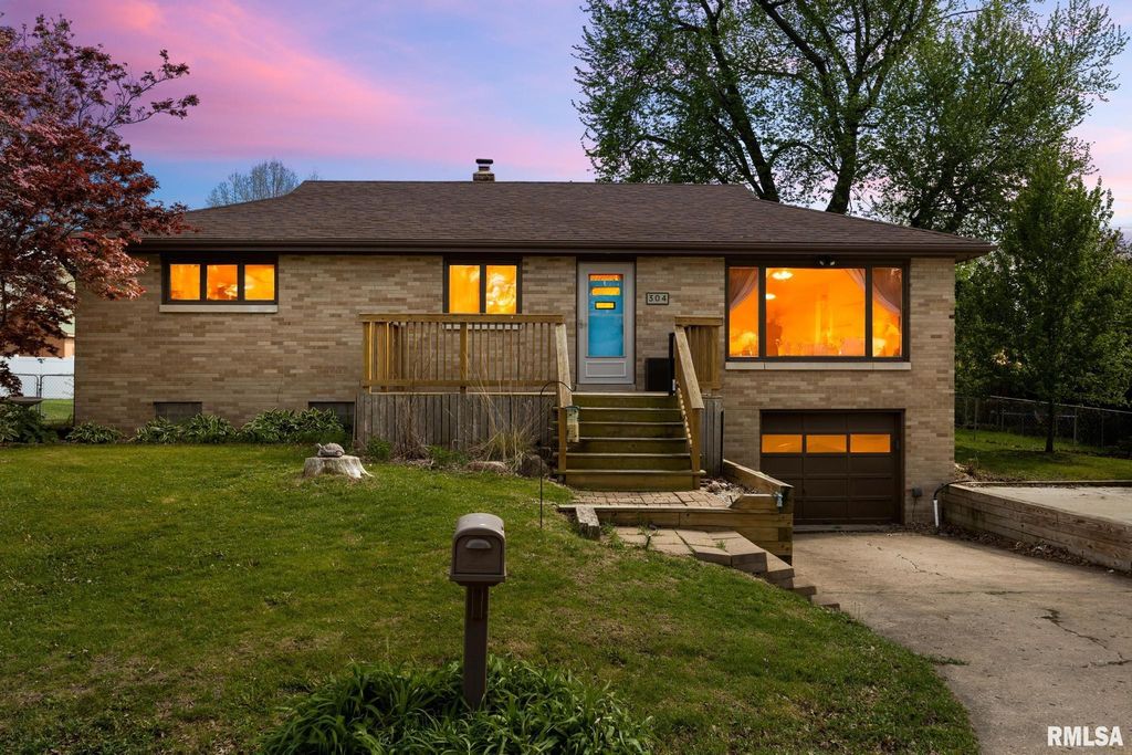 304 W MADISON Street, Tremont, IL 61568