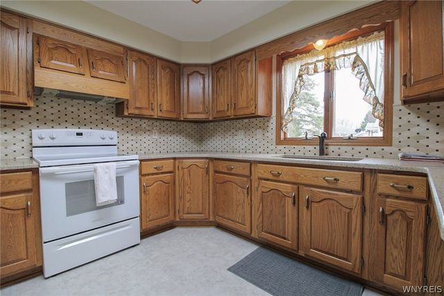 3827 Bates Road, Ridgeway, NY 14103