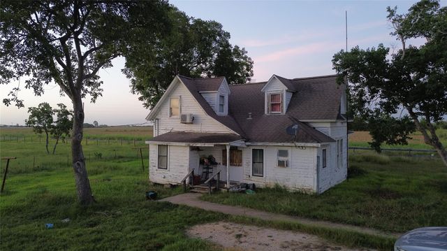 379 County Road 456, El Campo, TX 77437