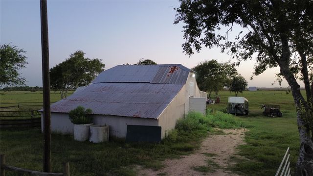 379 County Road 456, El Campo, TX 77437