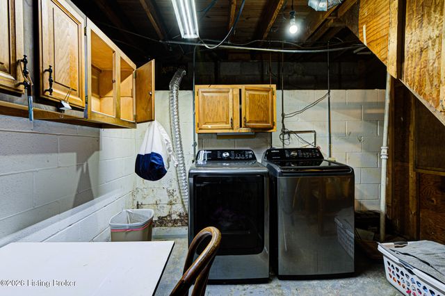 5502 Deering Heights Dr, Louisville, KY 40272