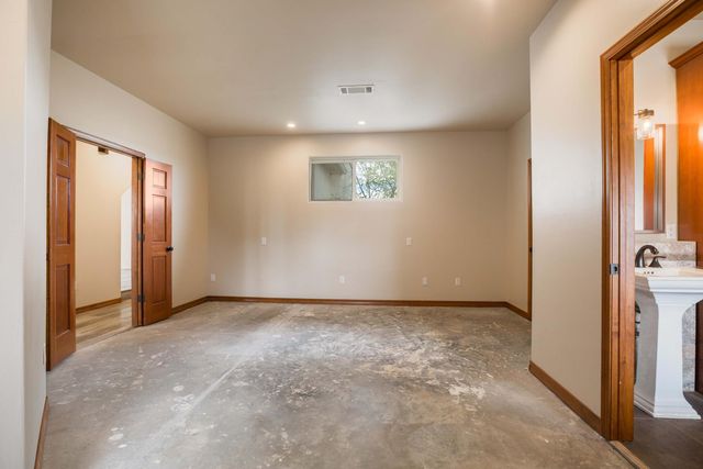 10 Adams Road, Edgewood, NM 87015