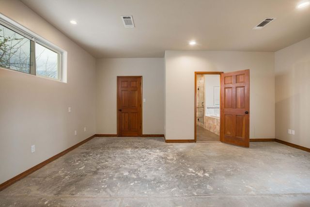 10 Adams Road, Edgewood, NM 87015