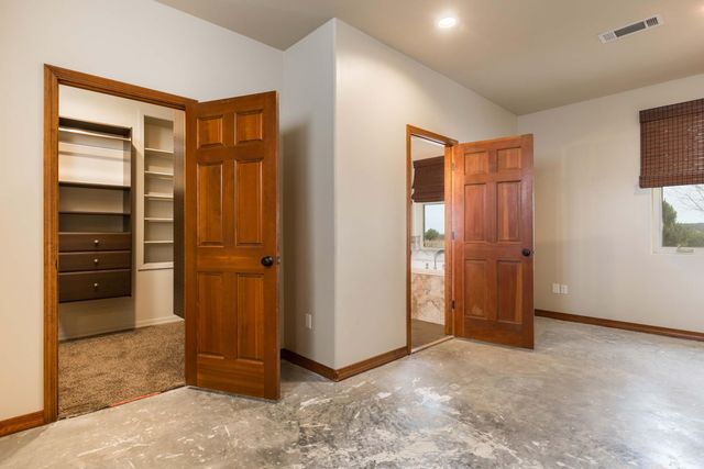 10 Adams Road, Edgewood, NM 87015