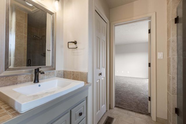 10 Adams Road, Edgewood, NM 87015