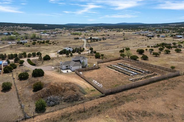 10 Adams Road, Edgewood, NM 87015