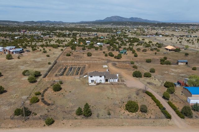 10 Adams Road, Edgewood, NM 87015