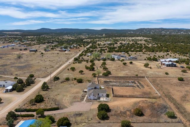 10 Adams Road, Edgewood, NM 87015