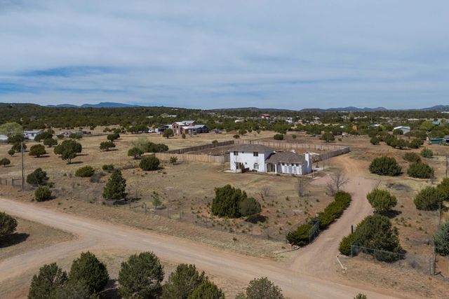 10 Adams Road, Edgewood, NM 87015