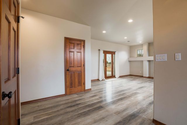 10 Adams Road, Edgewood, NM 87015