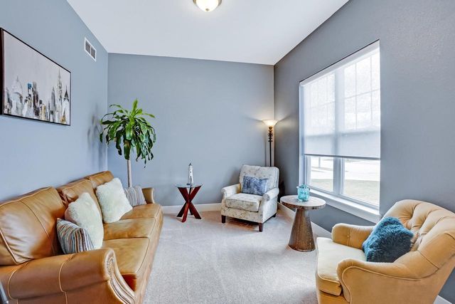 1390 Foxwood PASS, Oconomowoc, WI 53066