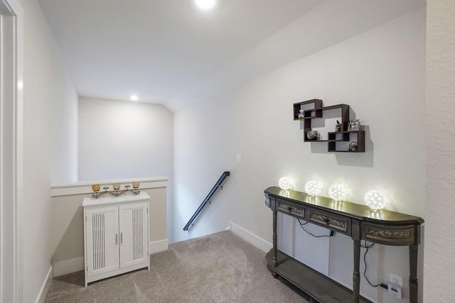 1390 Foxwood PASS, Oconomowoc, WI 53066