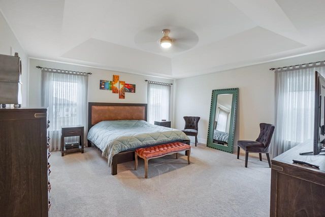 1390 Foxwood PASS, Oconomowoc, WI 53066