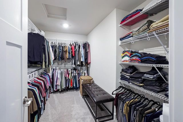 1390 Foxwood PASS, Oconomowoc, WI 53066