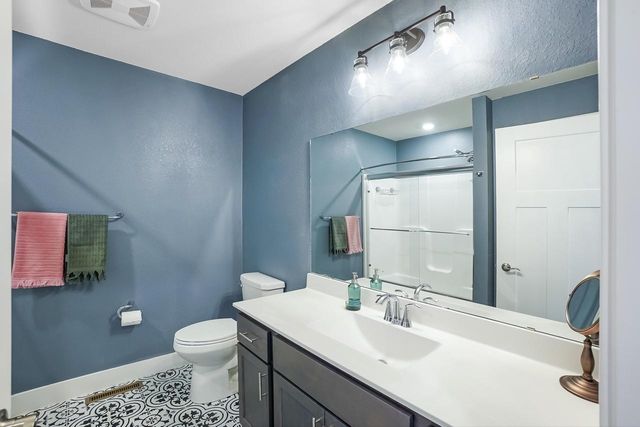 1390 Foxwood PASS, Oconomowoc, WI 53066