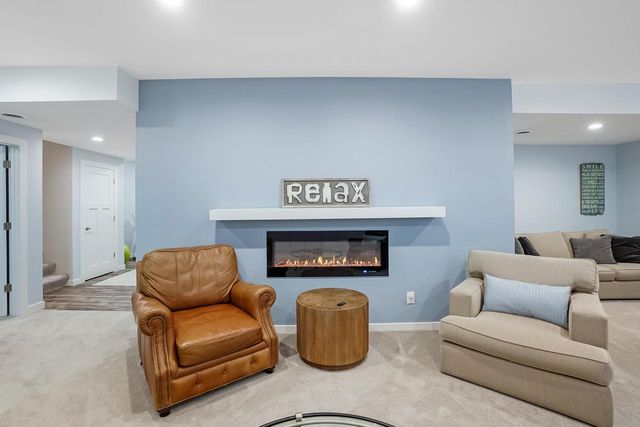 1390 Foxwood PASS, Oconomowoc, WI 53066