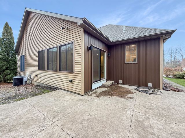 5821 FOREST CROSSING, Erie, PA 16506