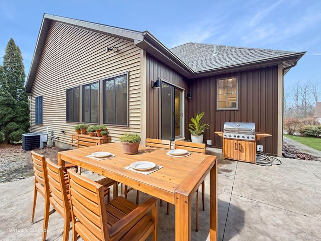 5821 FOREST CROSSING, Erie, PA 16506