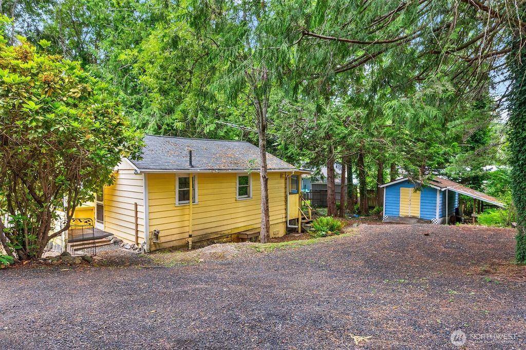 2528 Westwind Drive NW, Olympia, WA 98502