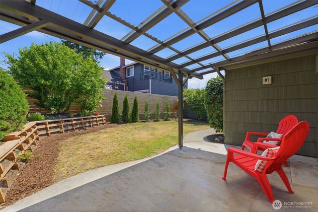 922 Pitt Avenue, Bremerton, WA 98310