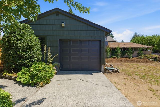 922 Pitt Avenue, Bremerton, WA 98310