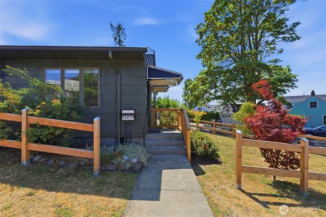 922 Pitt Avenue, Bremerton, WA 98310