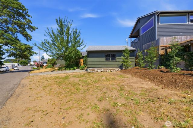 922 Pitt Avenue, Bremerton, WA 98310