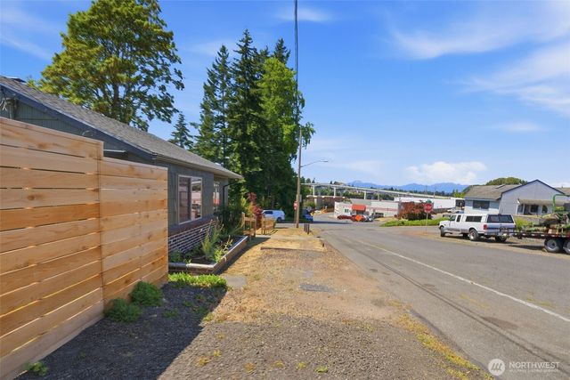 922 Pitt Avenue, Bremerton, WA 98310