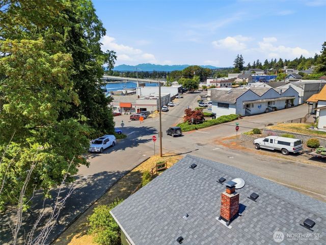 922 Pitt Avenue, Bremerton, WA 98310