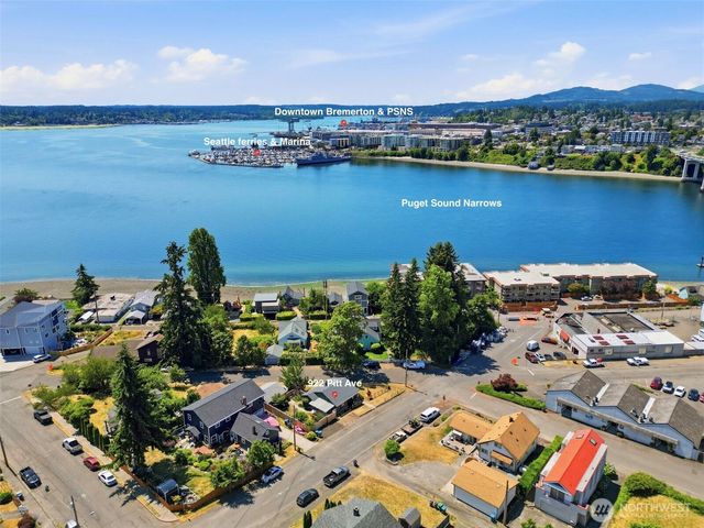 922 Pitt Avenue, Bremerton, WA 98310