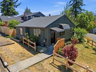 922 Pitt Avenue, Bremerton, WA 98310