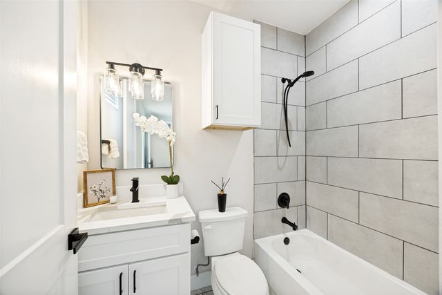 5637 Live Oak Street 203, Dallas, TX 75206